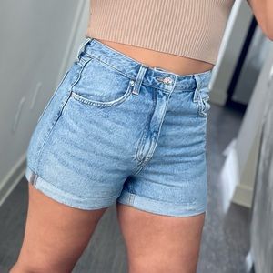 DENIM SHORTS